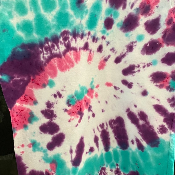 Gildan cotton women’s v neck custom tie dyed cotton t-shirt in various sizes - Picture 2 of 5